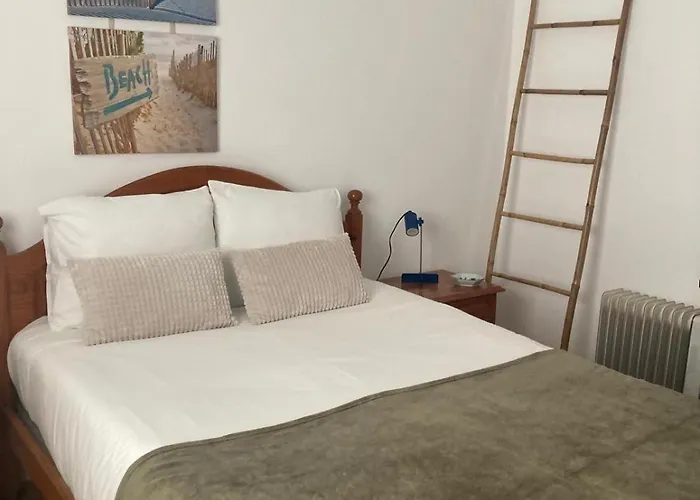Spacious House In Sagres With Private Patio & Bbq