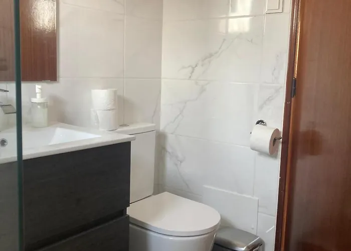Spacious House In Sagres With Private Patio & Bbq